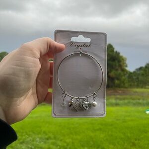 🚨5 for $25 NWOT Silver Charm Bracelet with Heart and Pearl